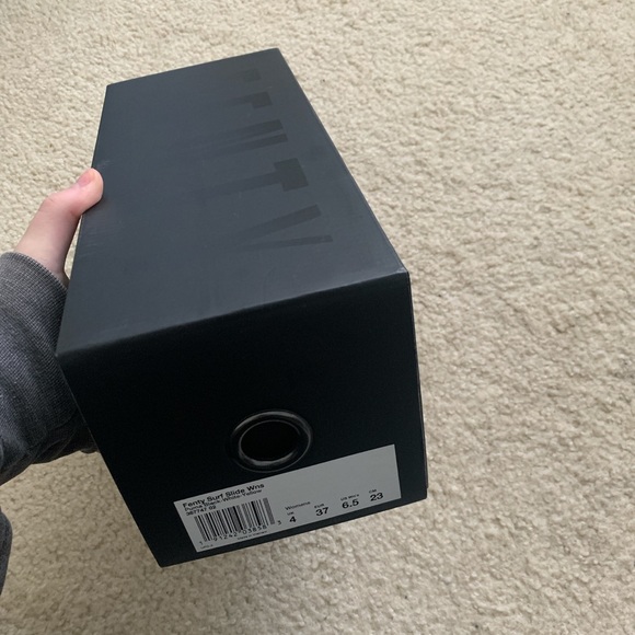 Fenty puma slides - Picture 3 of 3